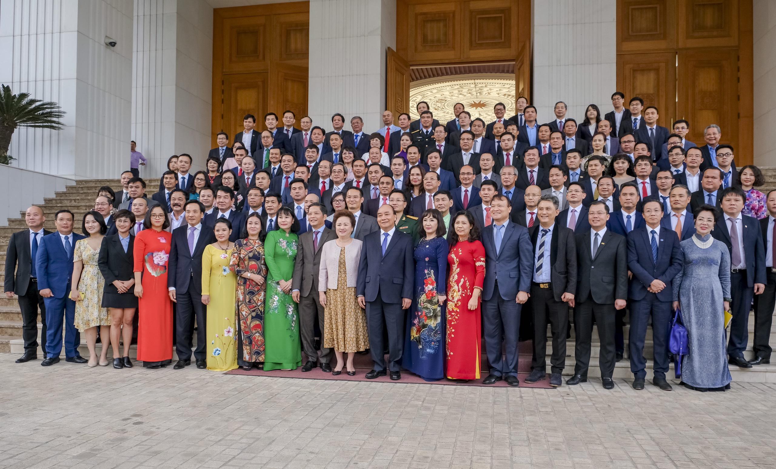 Chiều 25/11/2020, Thủ tướng Nguyễn Xuân Phúc gặp mặt hơn 100 doanh nghiệp có sản phẩm Thương hiệu quốc gia 2020