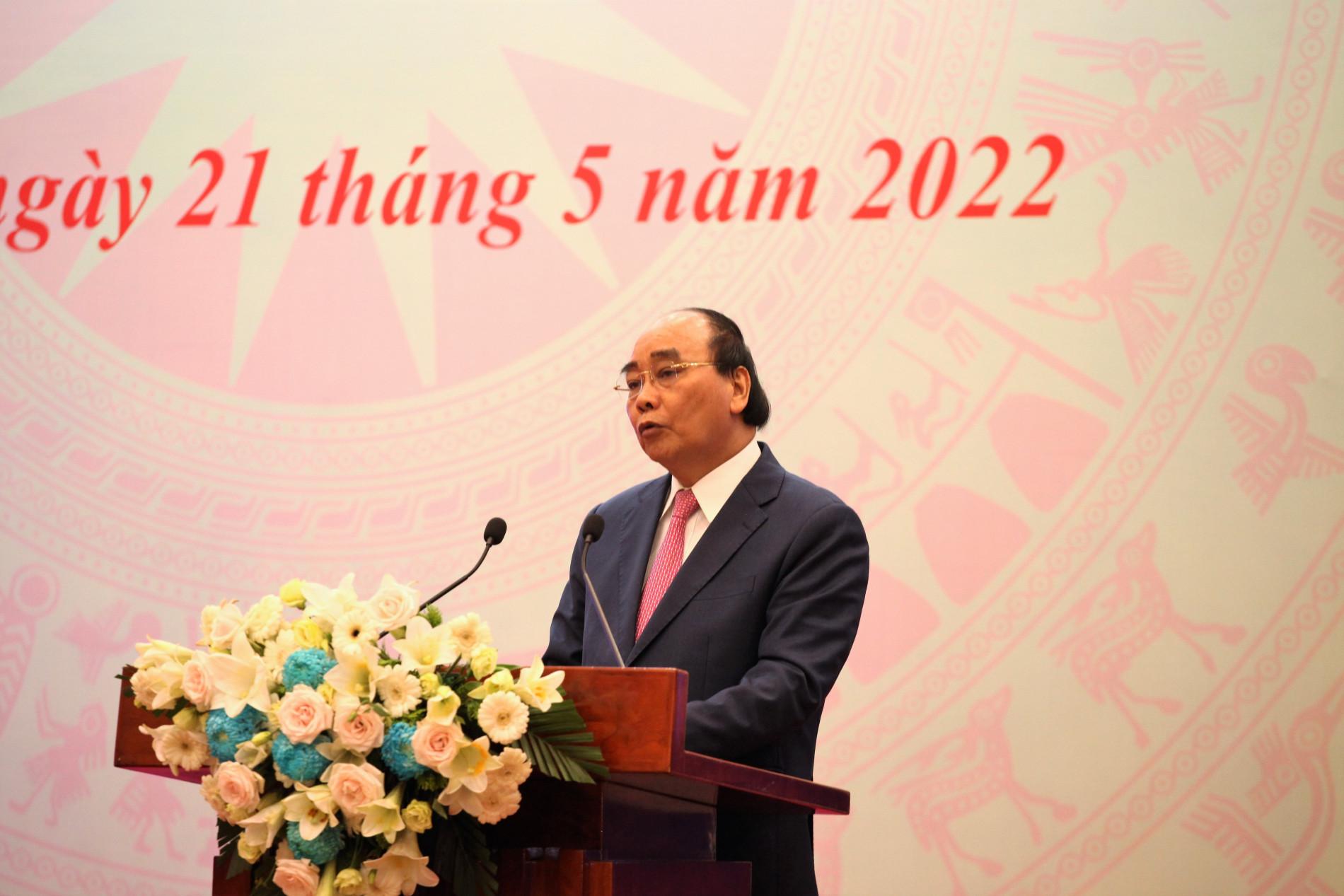 Chủ tịch nước Nguyễn Xuân Phúc dự Lễ tôn vinh trí thức khoa học và công nghệ tiêu biểu do VUSTA tổ chức 2022
